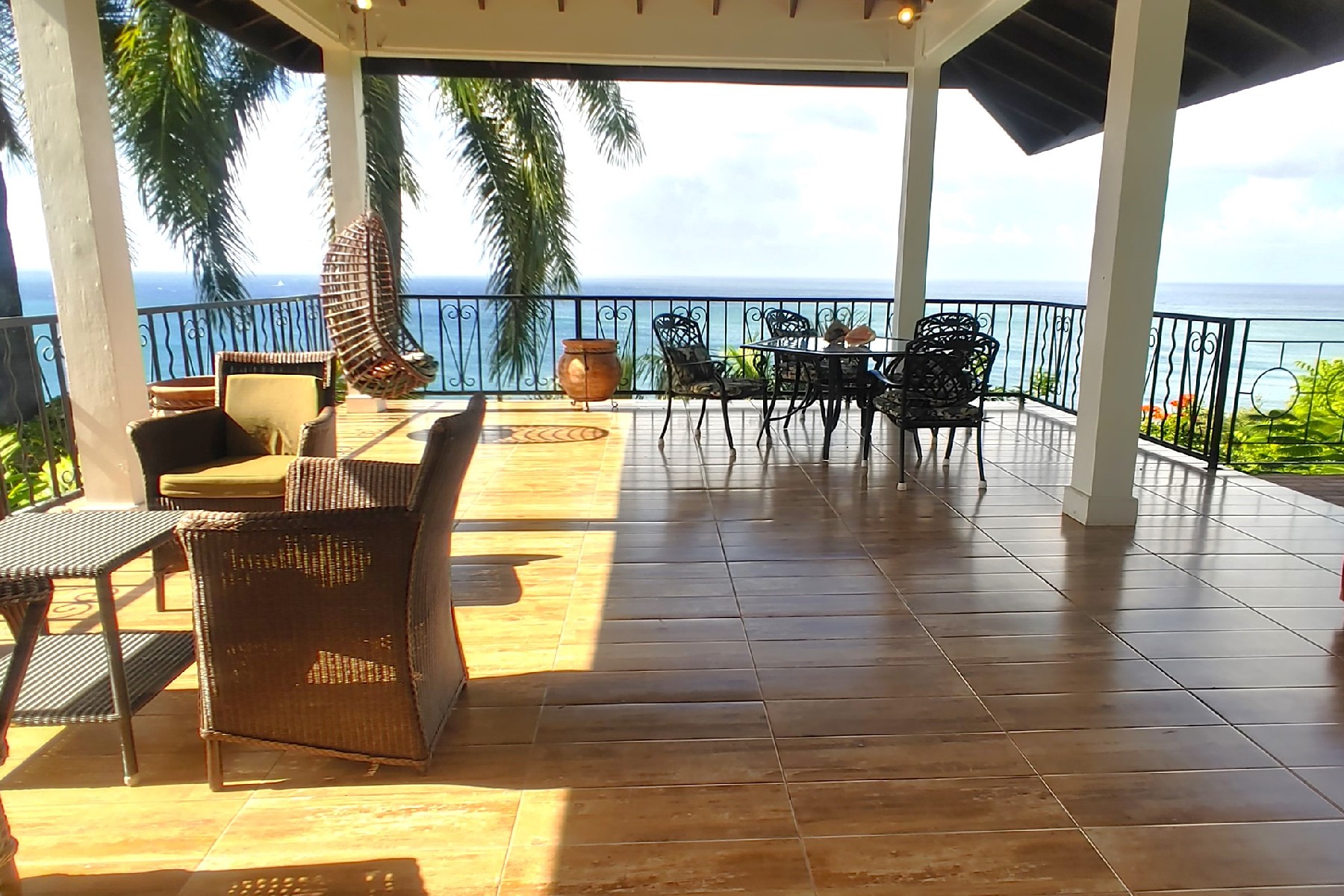 Luxury House For Sale with Beach View